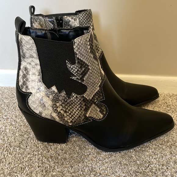 Best in the west booties size 9 snakeskin - Picture 5 of 5